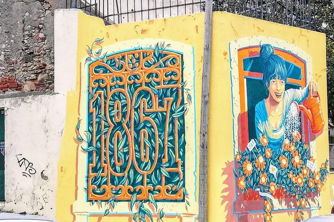 tuk-tuk-lisbon-exploring-urban-art-2h-or-3h