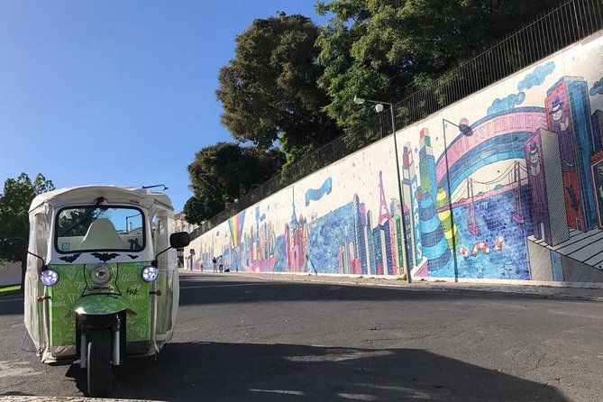 tuk-tuk-lisbon-exploring-urban-art-2h-or-3h