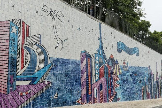 tuk-tuk-lisbon-exploring-urban-art-2h-or-3h