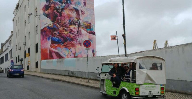 tuk-tuk-lisbon-street-art-2-hour