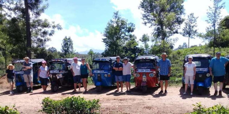 tuk-tuk-safari-liptons-seattea-fields-hiketeafactory-tour