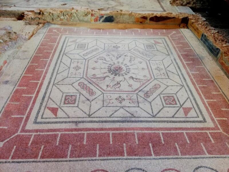 tuk-tuk-spello-villa-mosaici-italian-driver