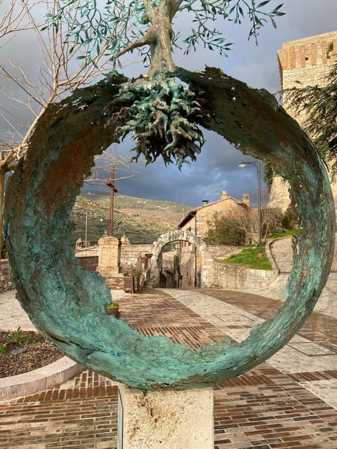 tuk-tuk-spello-villa-mosaici-italian-driver