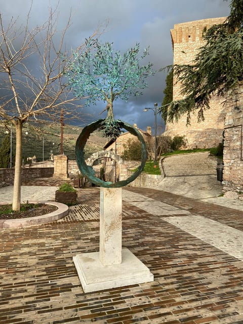 tuk-tuk-spello-villa-mosaici-italian-driver