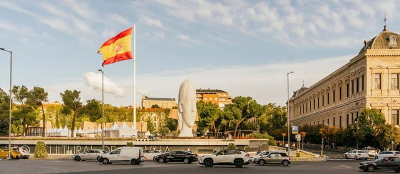 Tuk Tuk Tour 100 Mins + Snack + Full Meal - Why Choose the Tuk Tuk Tour in Madrid?