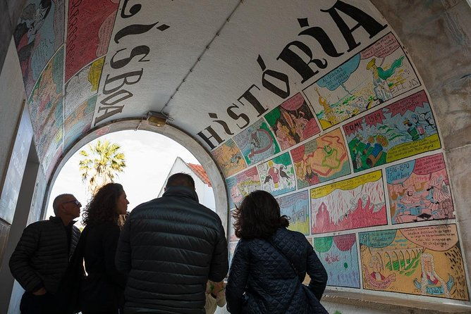 tuk-tuk-tour-in-lisbons-old-town-tram-28