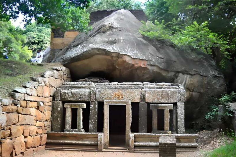 tuk-tuk-tour-to-mihintale-at-anuradhapura