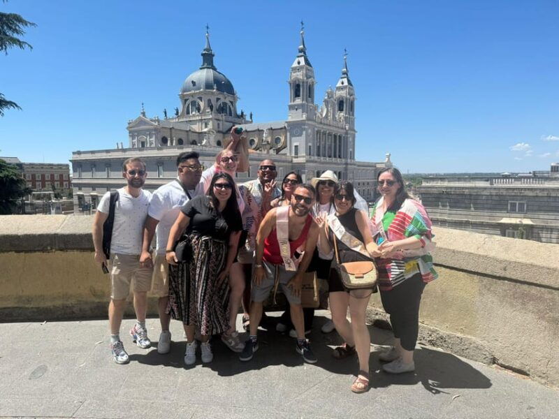 tuk-tuk-tour-with-wine-test-in-madrid