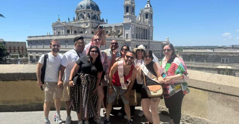 tuk-tuk-tour-with-wine-test-in-madrid