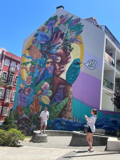 tuktuk-tour-in-lisbon-viewpoints-street-art-churches