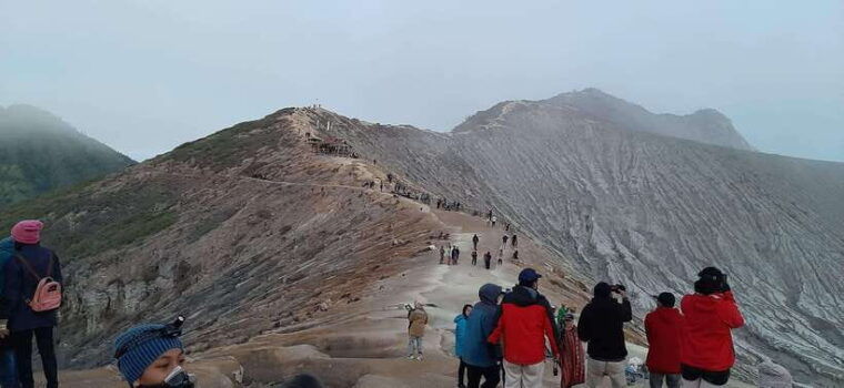 tumpak-sewu-waterfall-mount-bromo-mt-ijen-4-day-tour