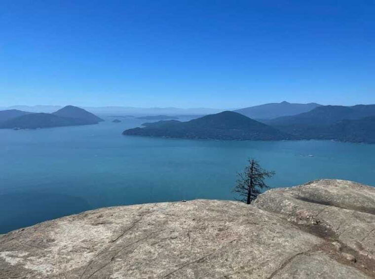 tunnel-bluffs-hiking-day-trip-vancouver