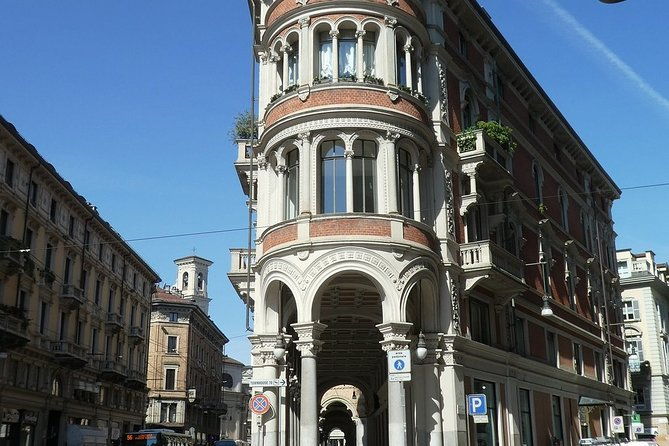 turin-highlights-private-walking-tour-with-piazza-castello-and-piazza-san-carlo