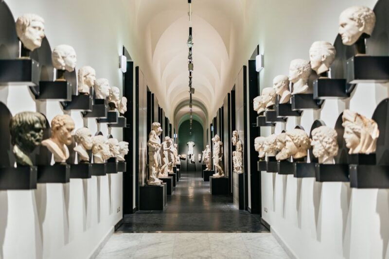 turin-royal-palace-city-tour-guided-experience