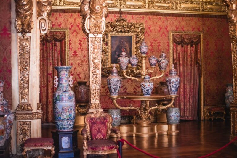turin-savoy-royal-palace-small-group-guided-tour
