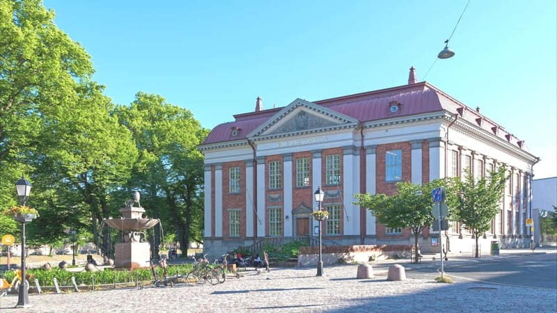 Turku: Express Walk with a Local in 60 minutes - Key Points