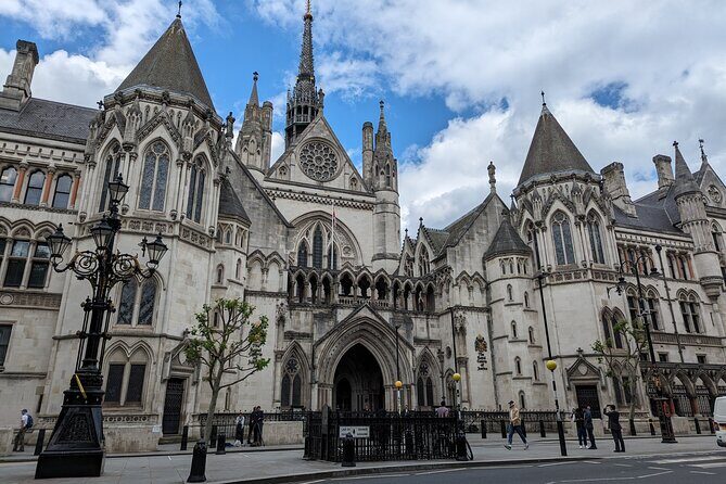 Turmoil, Templars & Oliver Twist London's Squalor and Splendour - Old Bailey: The Court of Crime
