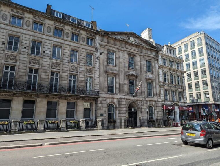 turmoil-templars-oliver-twist-londons-squalor-splendor