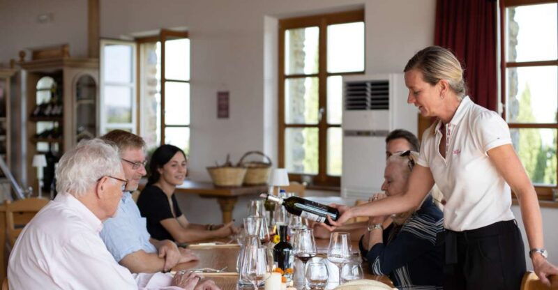 tuscany-classic-wine-tasting