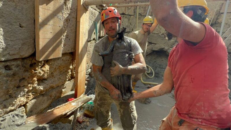 tuscany-san-casciano-dei-bagni-thermal-bath-and-museum-tour