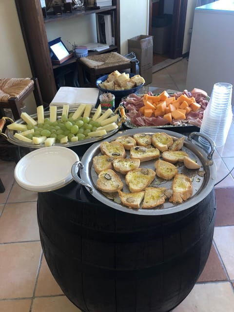 tuscany-truffle-hunting-experience-with-tasting