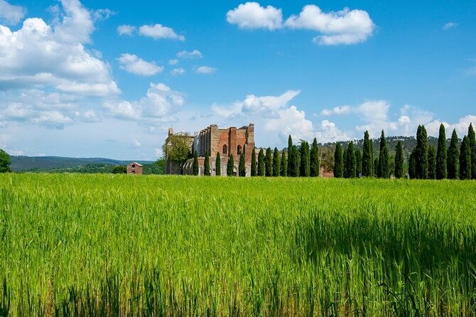 tuscanys-hidden-gems-san-gimignano-volterra-st-galgano-abbey