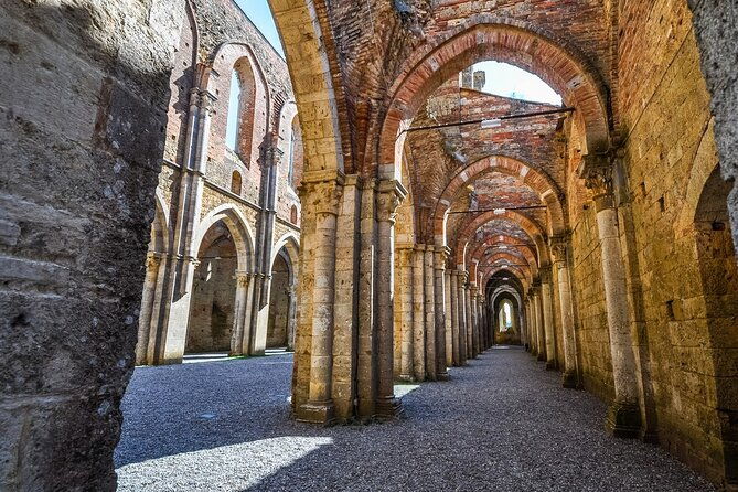 tuscanys-hidden-gems-san-gimignano-volterra-st-galgano-abbey