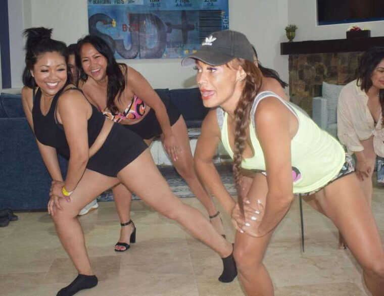 twerk-it-out-class-for-bachelorette-parties-in-cabo