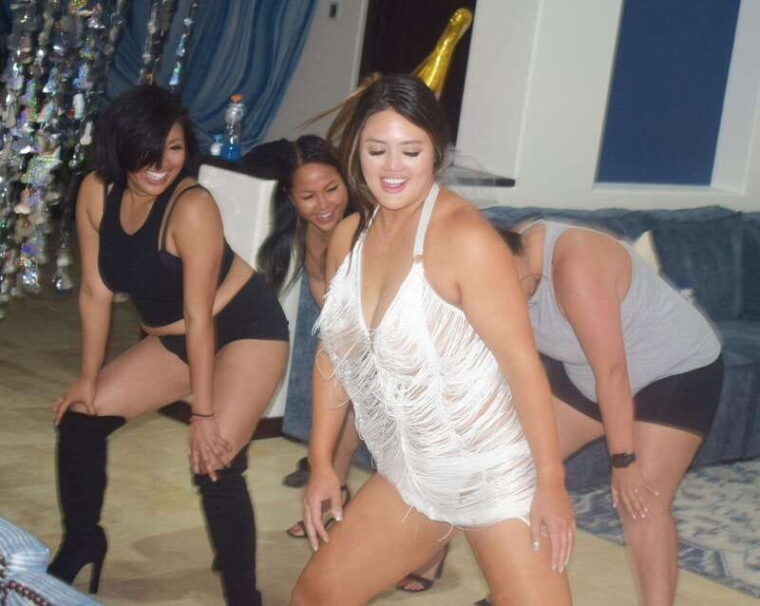 twerk-it-out-class-for-bachelorette-parties-in-cabo