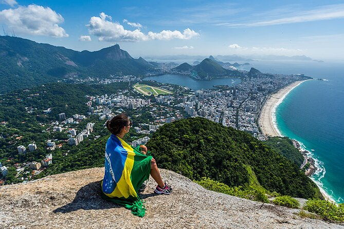 two-brothers-hiking-favela-tour-two-brothers-hill