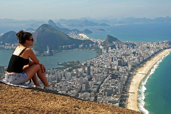two-brothers-hiking-tour-including-vidigal-favela