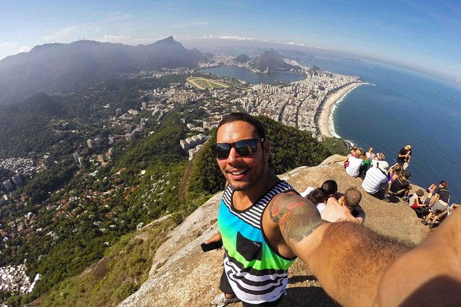 two-brothers-hiking-tour-including-vidigal-favela