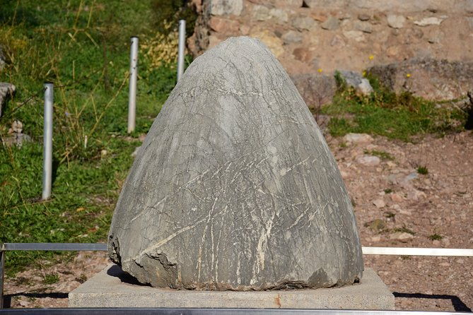 two-day-trip-from-athens-to-delphi-and-meteora