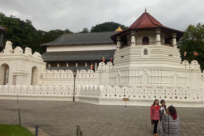 Two Days Cultural Tour Sigiriya Dambulla and Kandy - Key Points