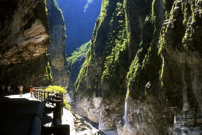 Two-days Yi-lan & Grand Taroko Gorge Park Tour - Exploring the Two-Days Yi-lan & Grand Taroko Gorge Park Tour: An Authentic Taiwanese Adventure