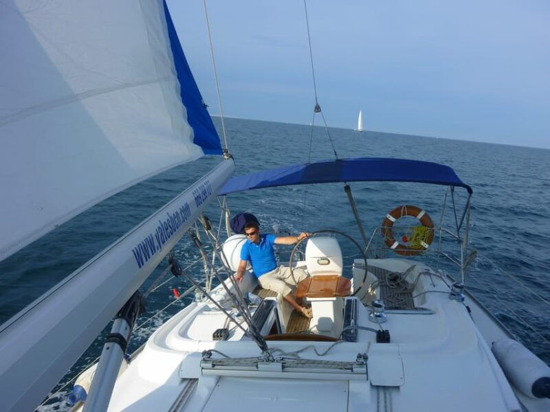 two-hour-luxury-sailing-experience-with-open-bar