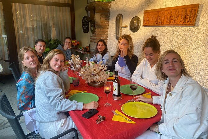 typical-tuscan-family-dinner-in-a-villa-near-cortona