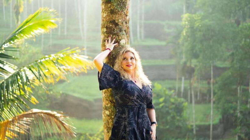 ubud-2-waterfalls-swing-monkey-forest-with-photographer