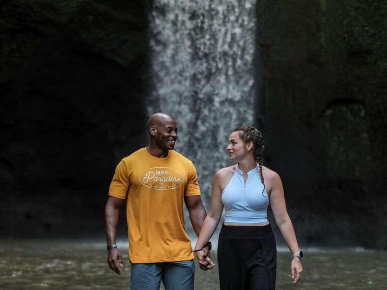 ubud-2-waterfalls-swing-monkey-forest-with-photographer