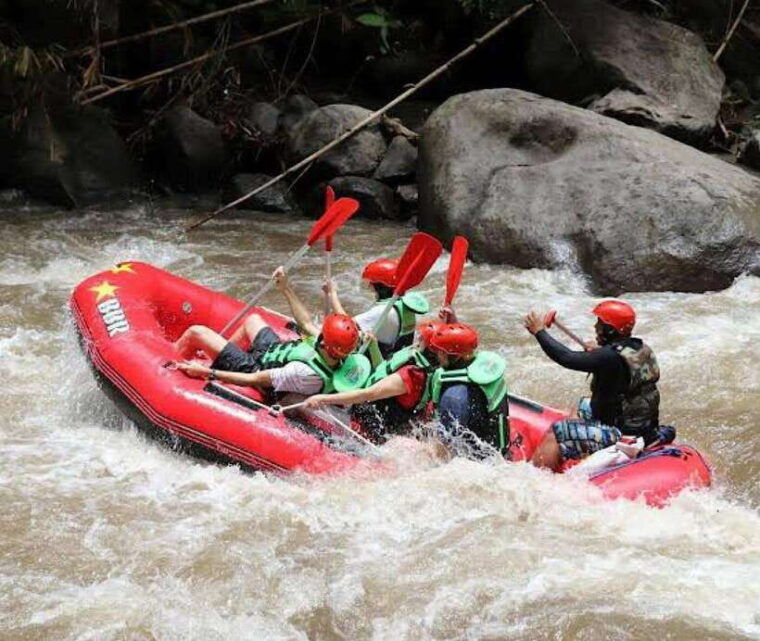 ubud-ayung-river-rafting-adventure-lunch