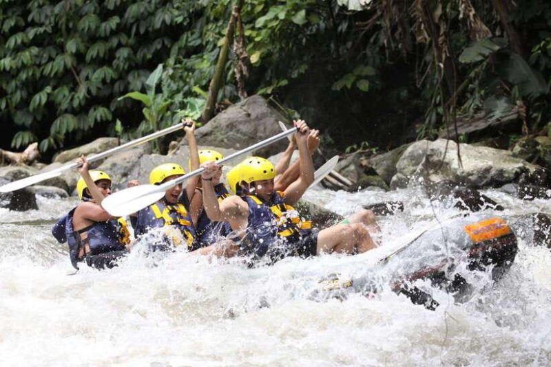 ubud-ayung-river-rafting-include-lunch