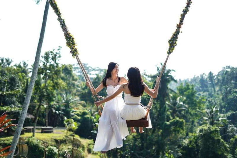 ubud-bali-swing-hidden-waterfall-with-personal-photographer