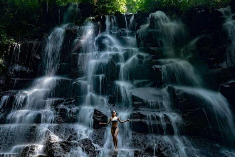 ubud-bali-swing-hidden-waterfall-with-personal-photographer