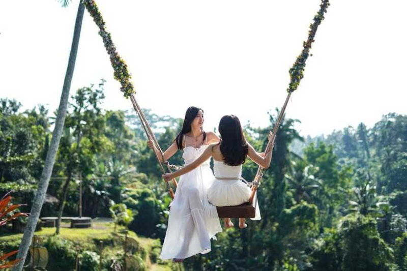 ubud-bali-swing-hidden-waterfall-with-personal-photographer