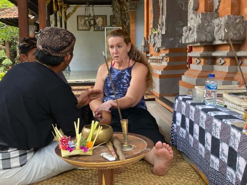 Ubud : Combination of Palm Reading and Healing Therapy - Key Points