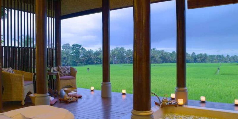 ubud-couple-spa-treatment-with-bath-ritual-sparkling-wine