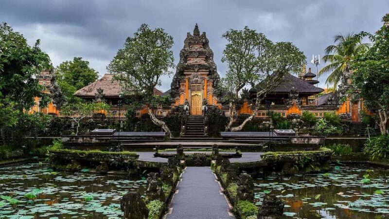 Ubud: Cultural Escape Tegenungan Waterfall, Palace & Temples - Saraswati Temple: An Artistic Spiritual Oasis