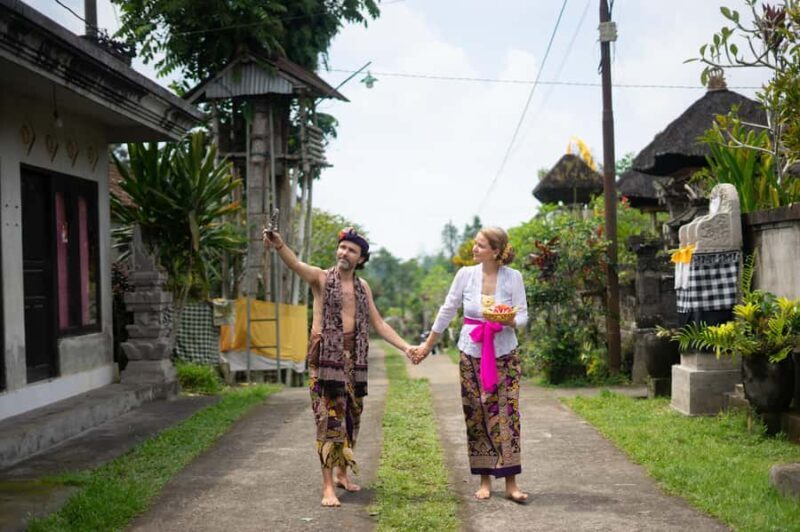 Ubud: Delodsema Traditional Village with Balinese Costume - The Traditional Costumes and Accessories
