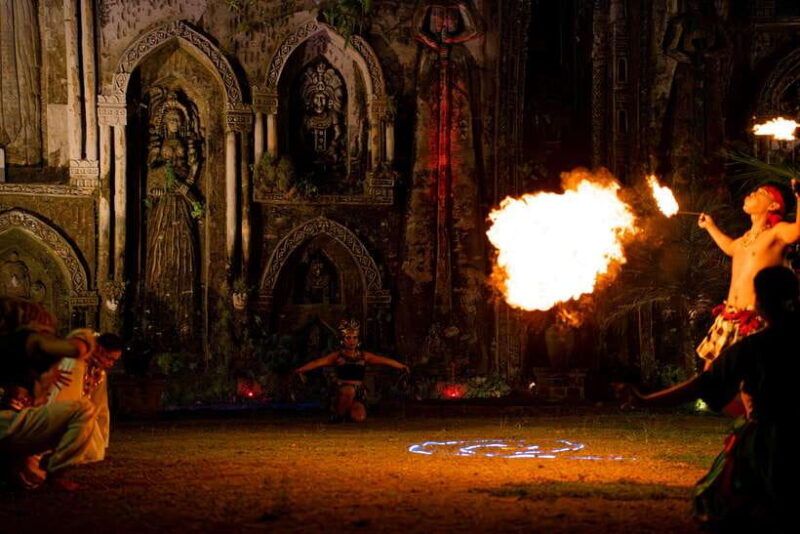 ubud-dinner-show-lost-city-story-of-humanity-experience