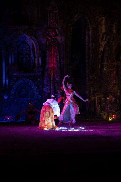 ubud-dinner-show-lost-city-story-of-humanity-experience